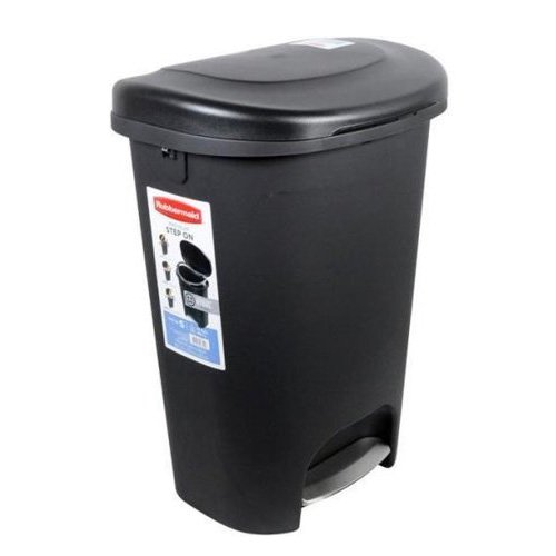 Rubbermaid 13 Gallon Step On Trash Can Black